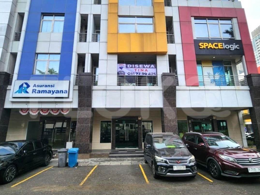 Disewakan Ruko Luas 380 m2 di Jalan Kirana Boutique Office, Kelapa Gading